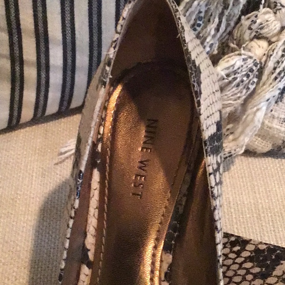 Nine West pumps faux snake print - Picture 8 of 9